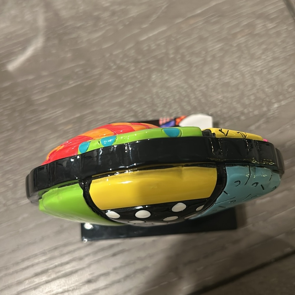 Britto - Picture 5 of 6